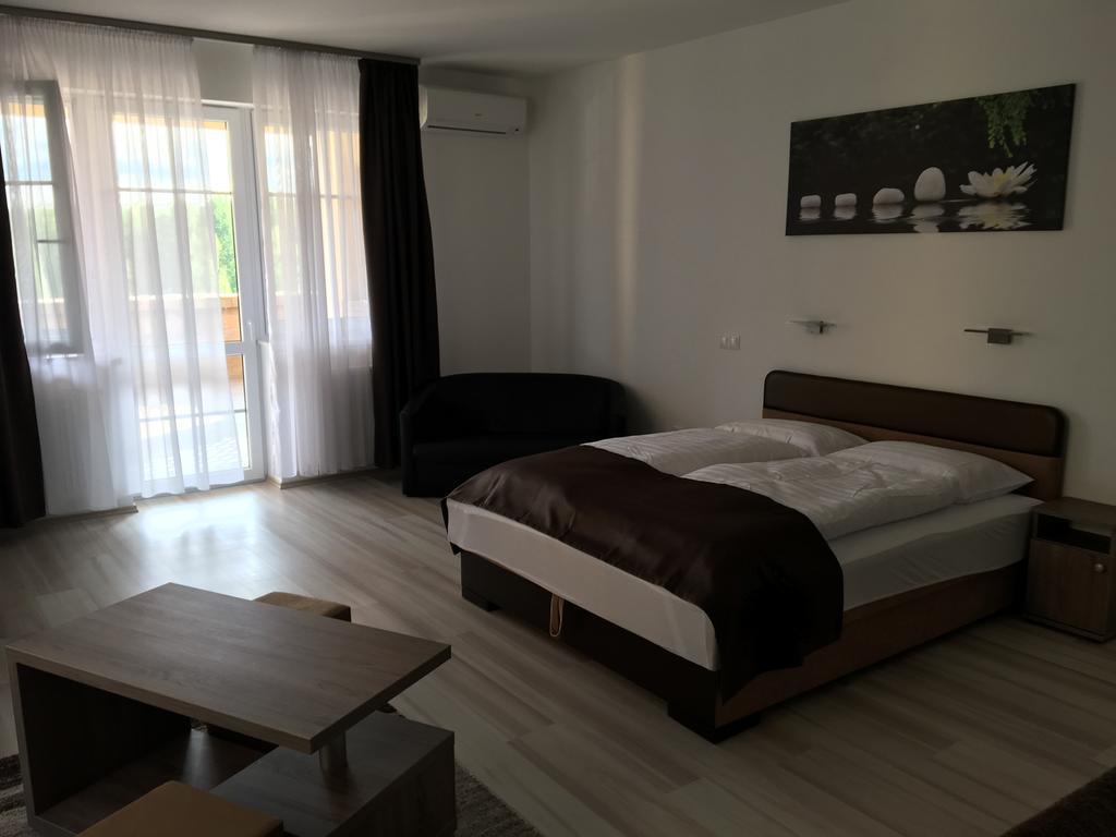 F&M Apartman 에게르잘록 외부 사진