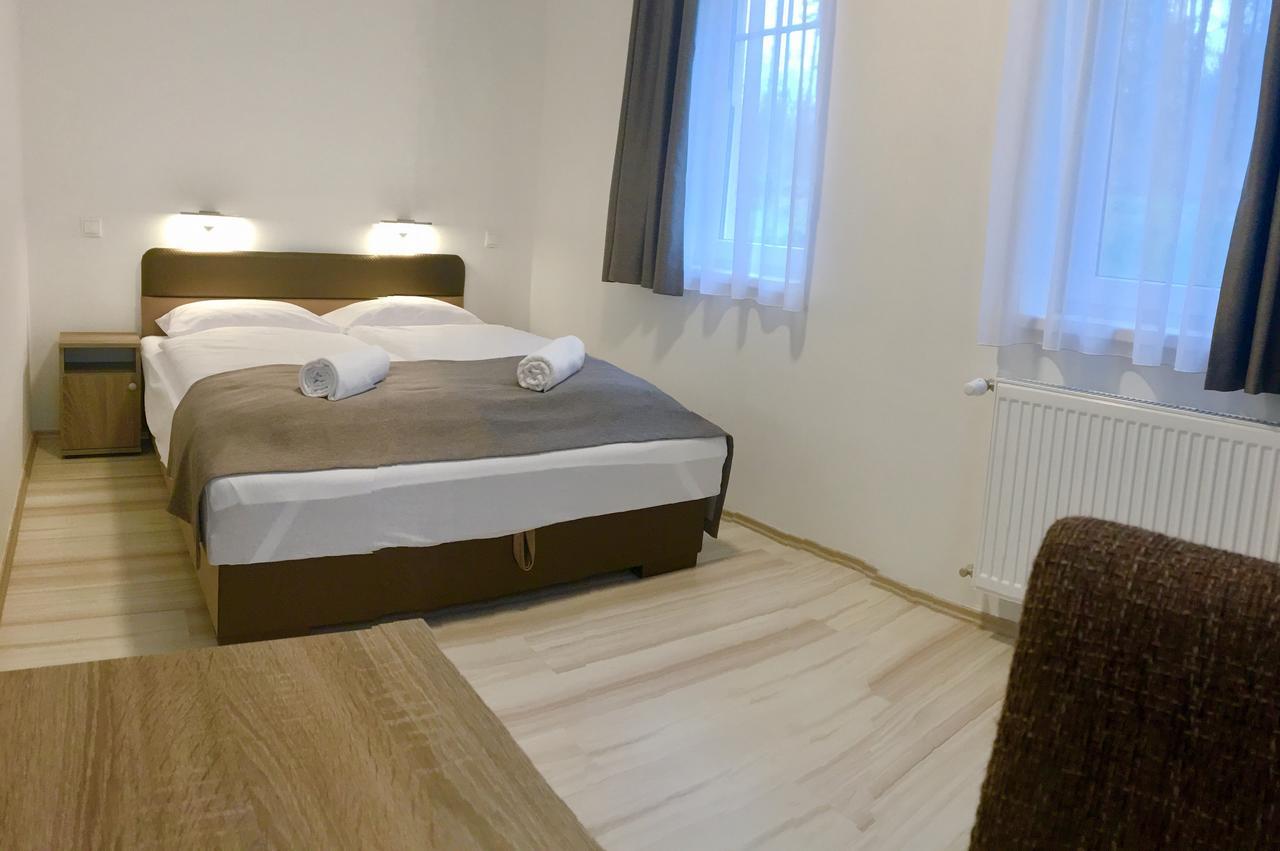F&M Apartman 에게르잘록 외부 사진